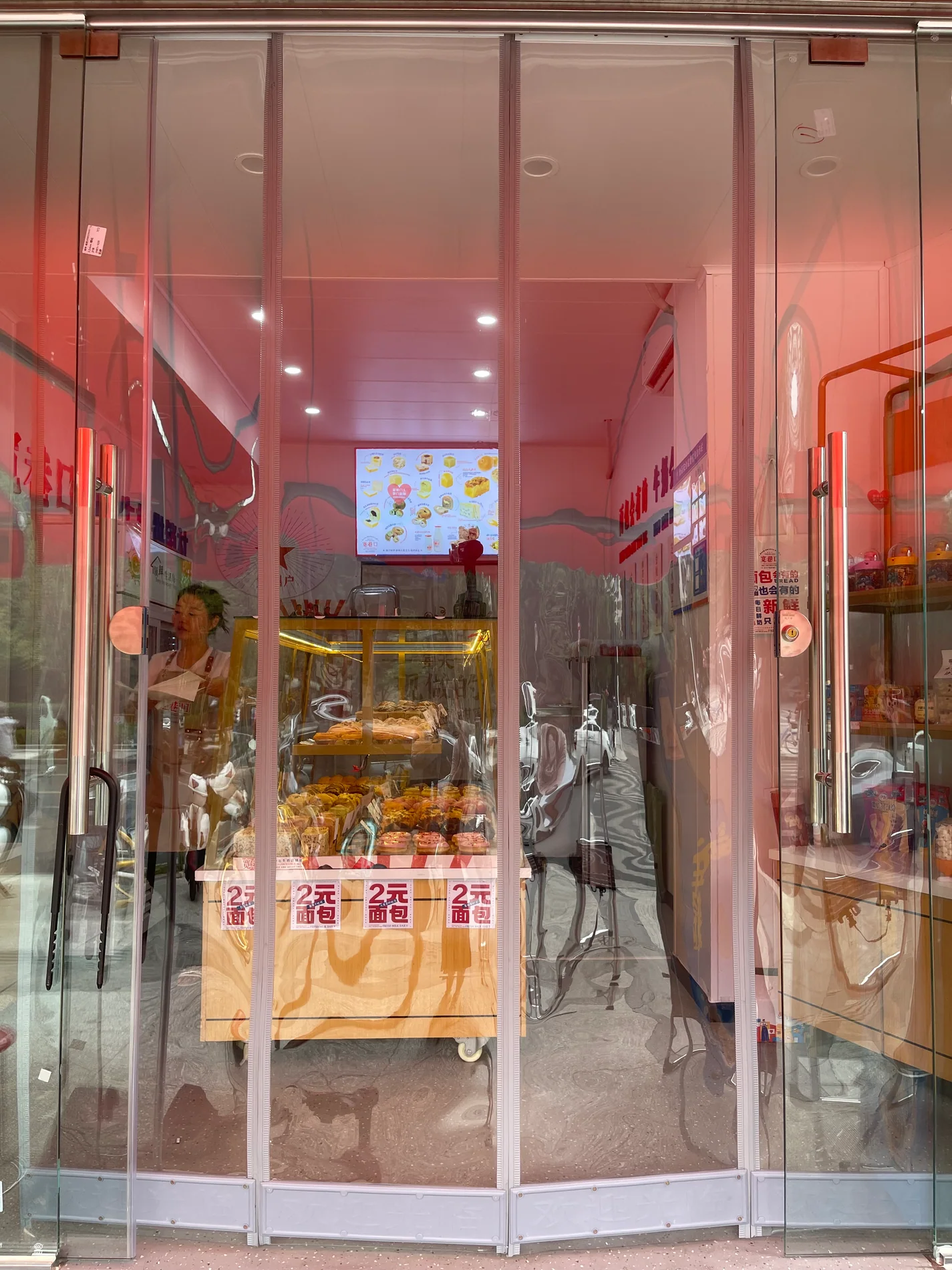沿街门店实拍，由宇灿建材提供的真实照片